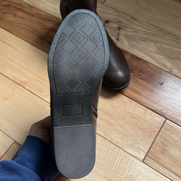 American Rag Booties - Picture 4 of 14